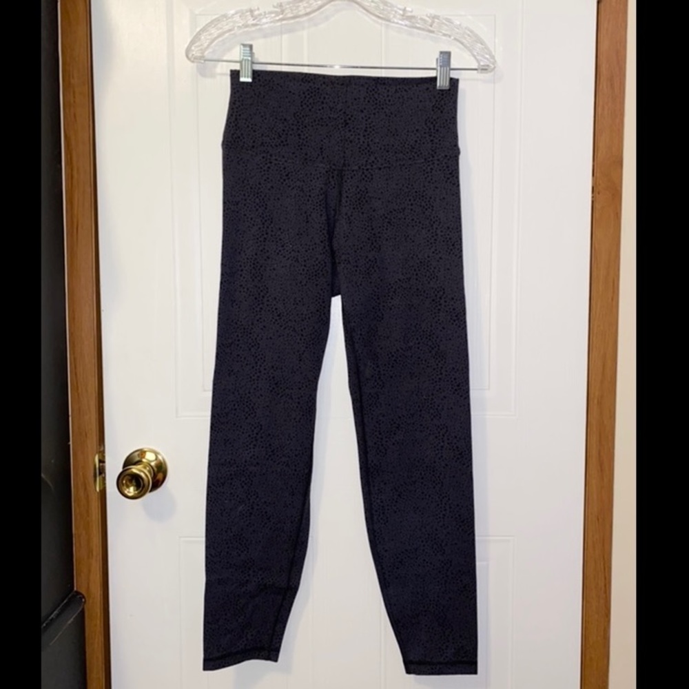Old Navy SZ M, 7/8 Spotted Leggings